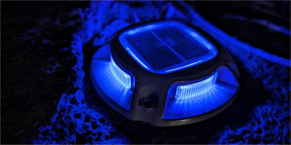 Quntis Solar Deck Lights – A Little Beacon In The Night