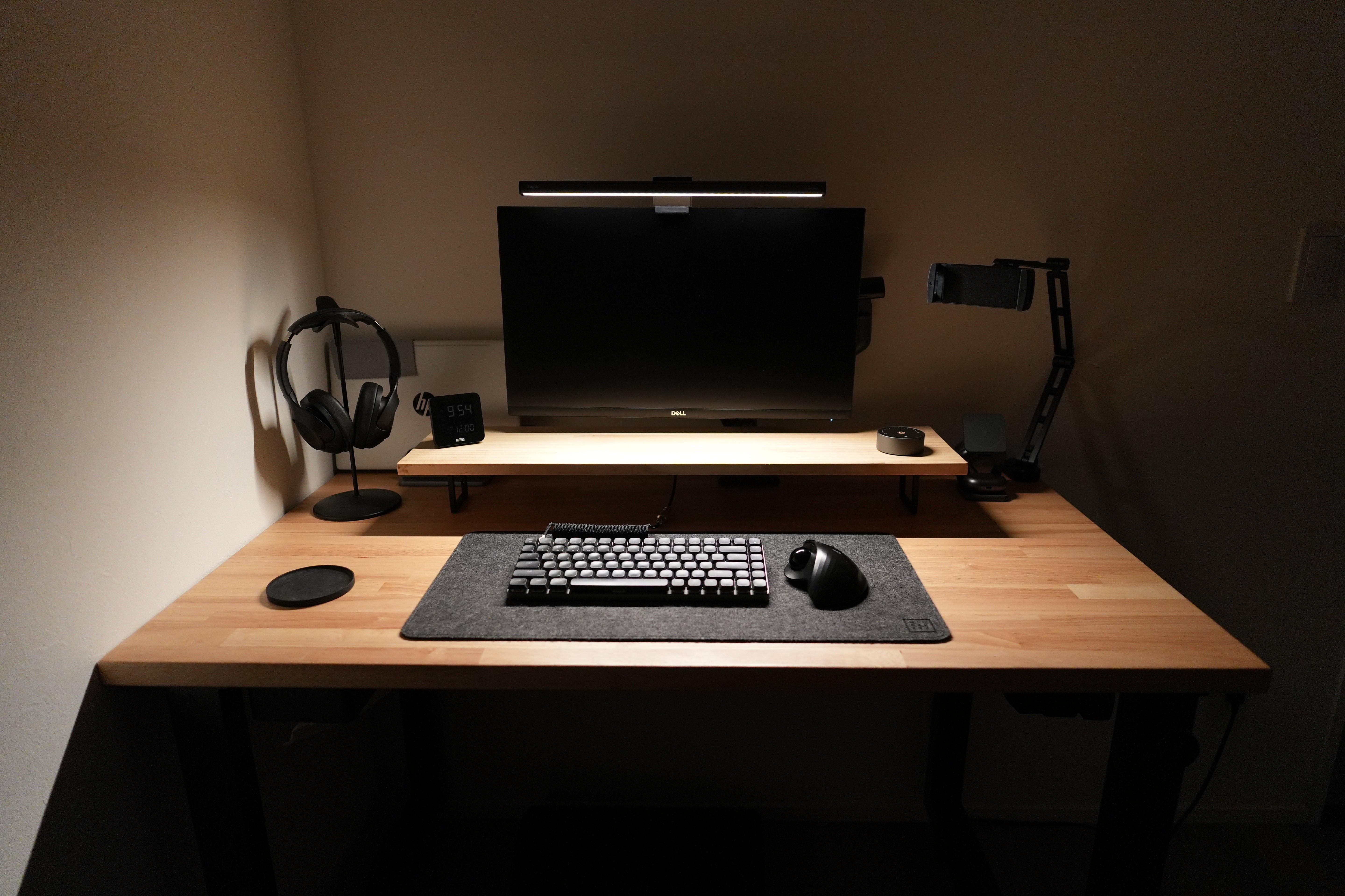 Is a Monitor Light Bar Better Than a Desk Lamp?