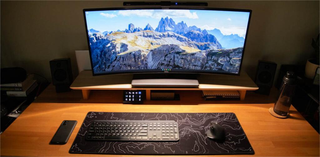How Far Can Budget Monitor Lights Go? Quntis ScreenLinear Pro Review