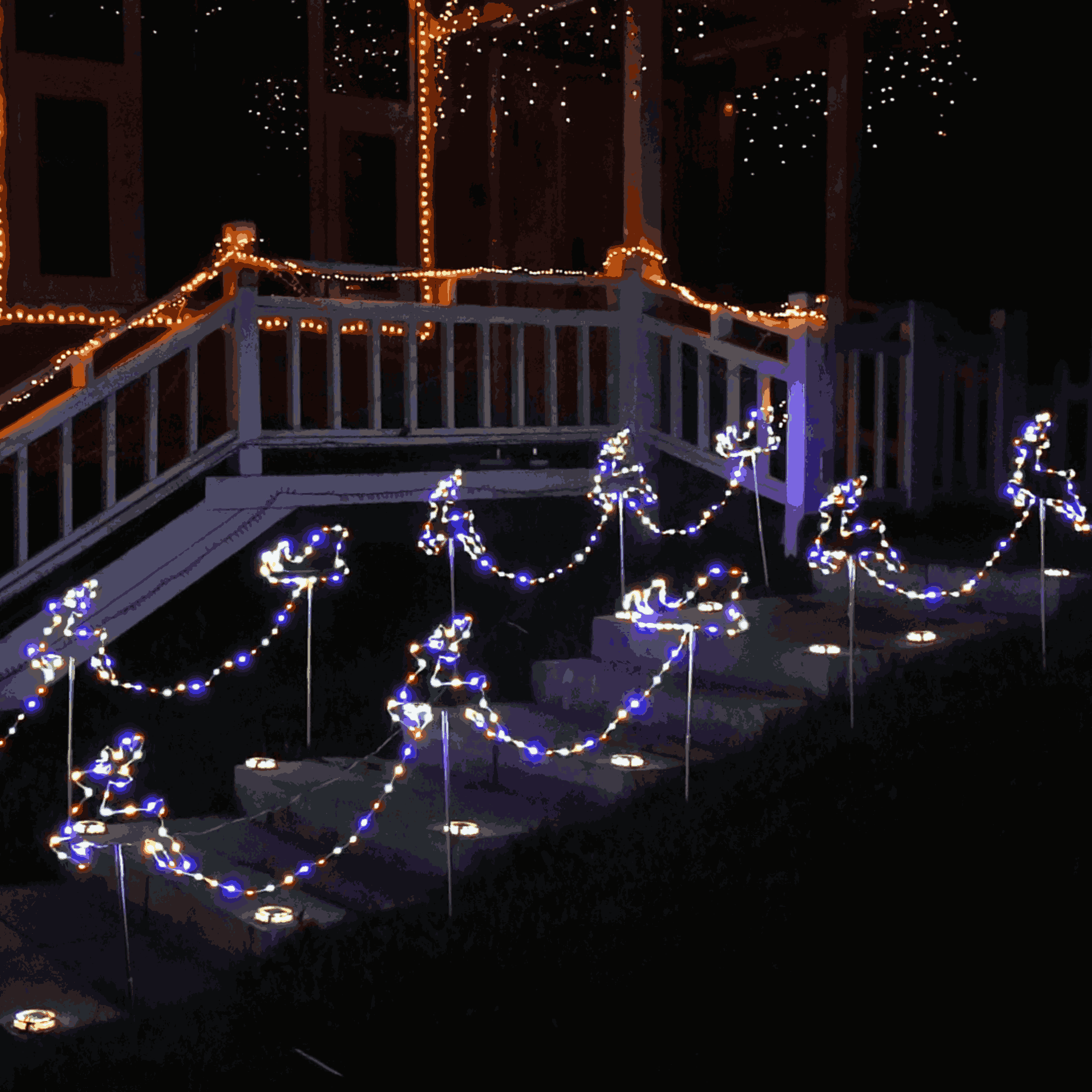 Qunts USB Rechargeable Snowflake Christmas Stake Lights, 4-16 Pack – Multicolor LED for Yard & Garden Holiday Decor