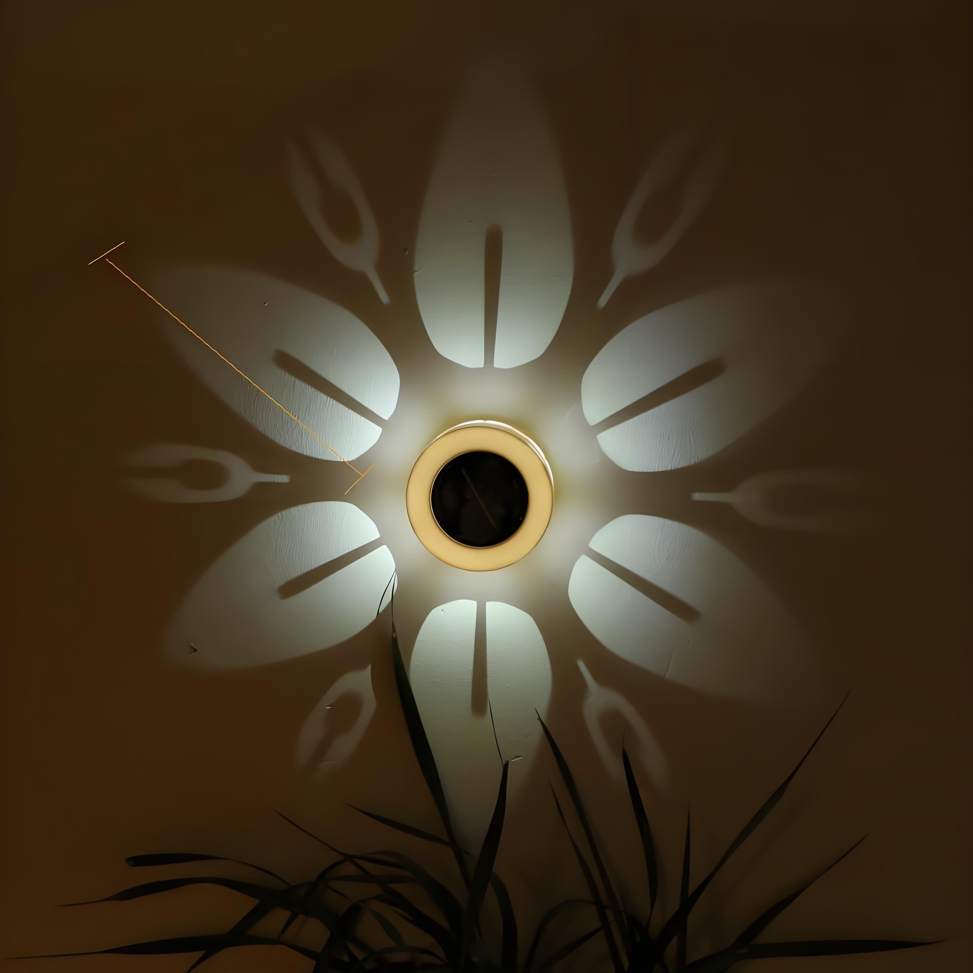 Solar-powered Outdoor Round Pattern Wall Washer Lights, a Must-have for Courtyard and Garden Landscape Ambiance Night Lights
