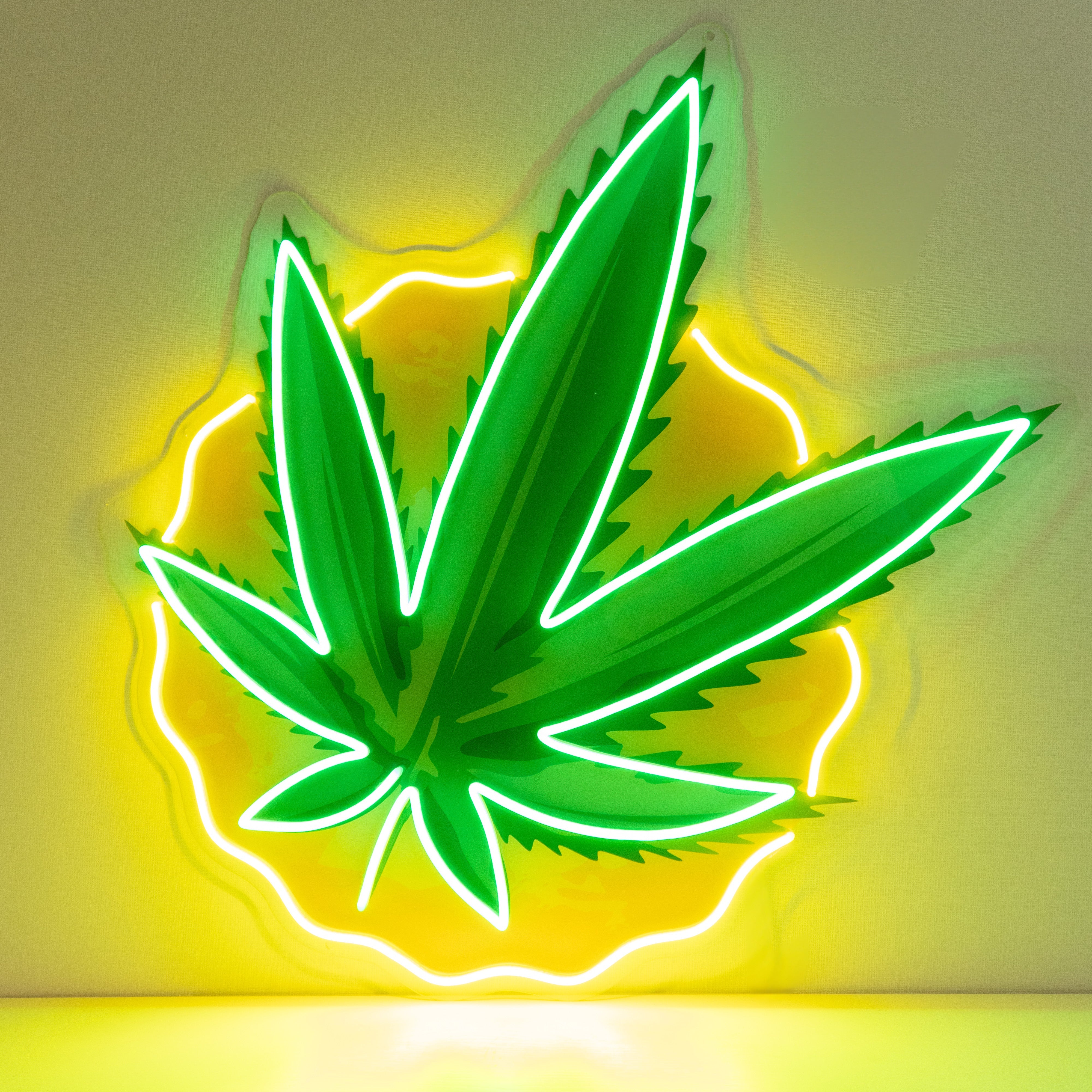 Leaf-Shaped Neon Sign – Green LED Wall Light for 420 Vibes, Room and Party Décor