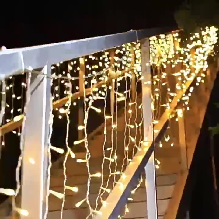 Quntis Warmweiß Solarbetriebene 19,7ft x 1,6ft LED Eiszapfenlichter – Wasserdichte Wasserfall Feenlichter für Weihnachten & Außenbereich Feiertagsdekoration