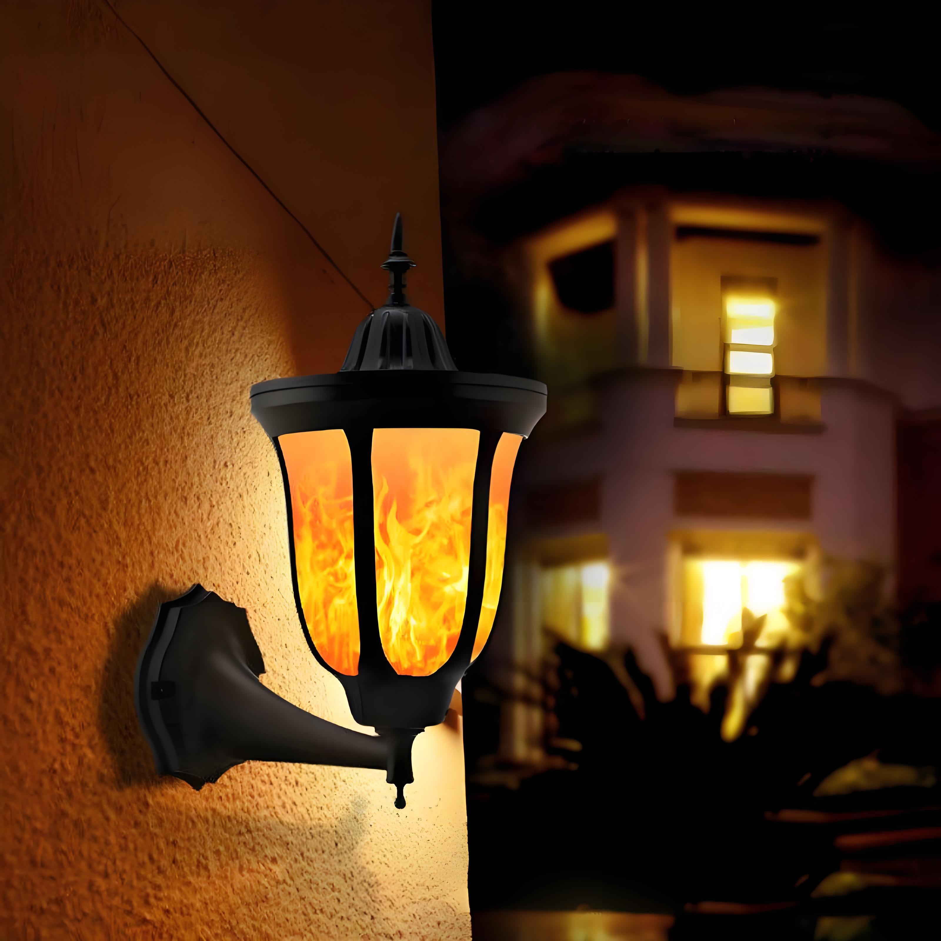 Luminaires muraux à flamme solaire d'extérieur, lumières murales à énergie solaire, lumières LED à flamme vacillante avec allumage/extinction automatique, lumières suspendues étanches pour garage